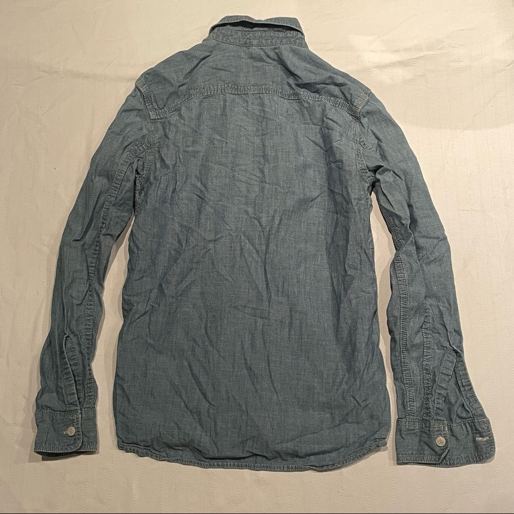 GAP chambray button up - Picture 3 of 3